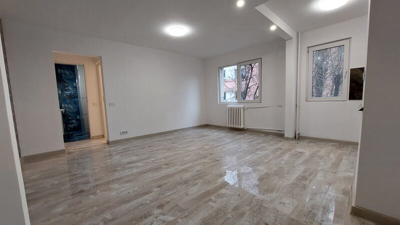 Vitan, Auchan, str. Nicolae Pascu, nr. 8